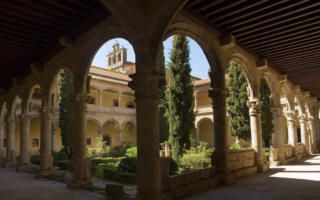 Monasterio de Yuste: el retiro del emperador y una visita imprescindible desde Apartamentos Entre Fuentes